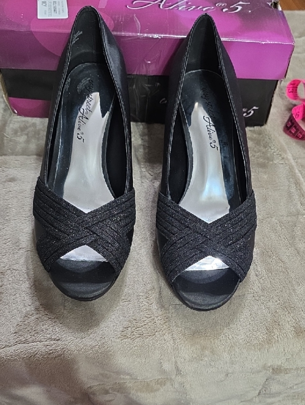 NWT Easy Street Alive 5β Black Satin Glitter Peep-Toe Cross-Strap Heels 9 1/2 W